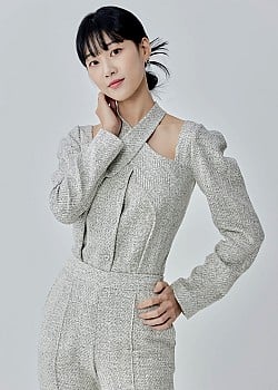 Ha Yoon-kyung